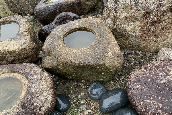 太閣石の水鉢