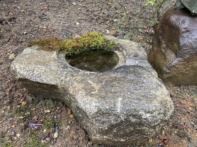 白川石製の水鉢