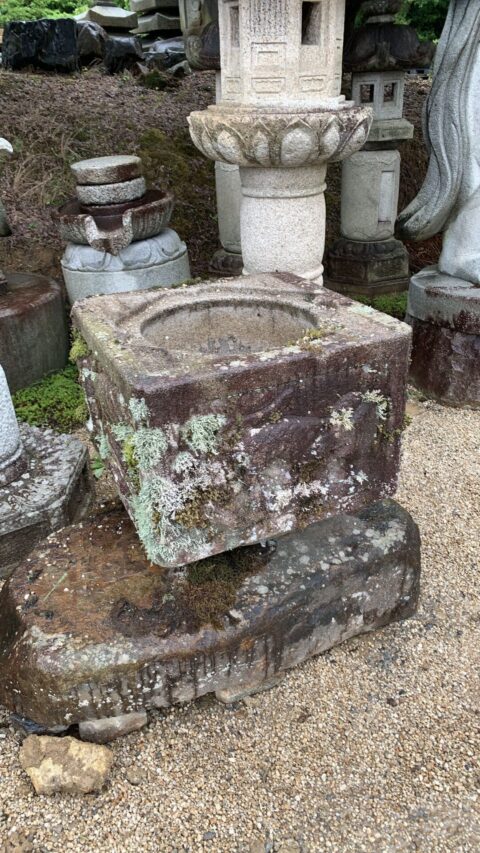 江戸時代の手水鉢　