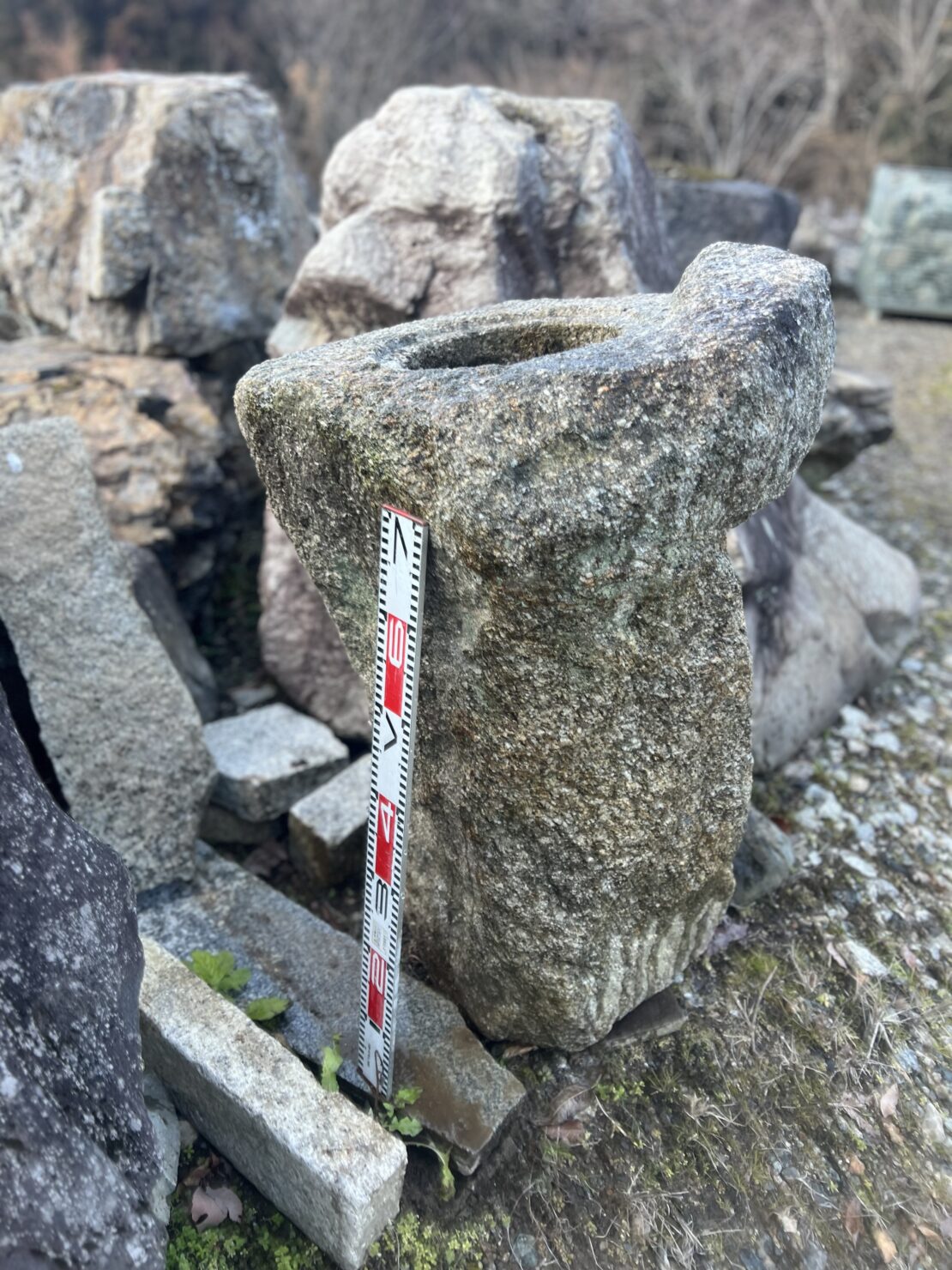 太閤石の水鉢