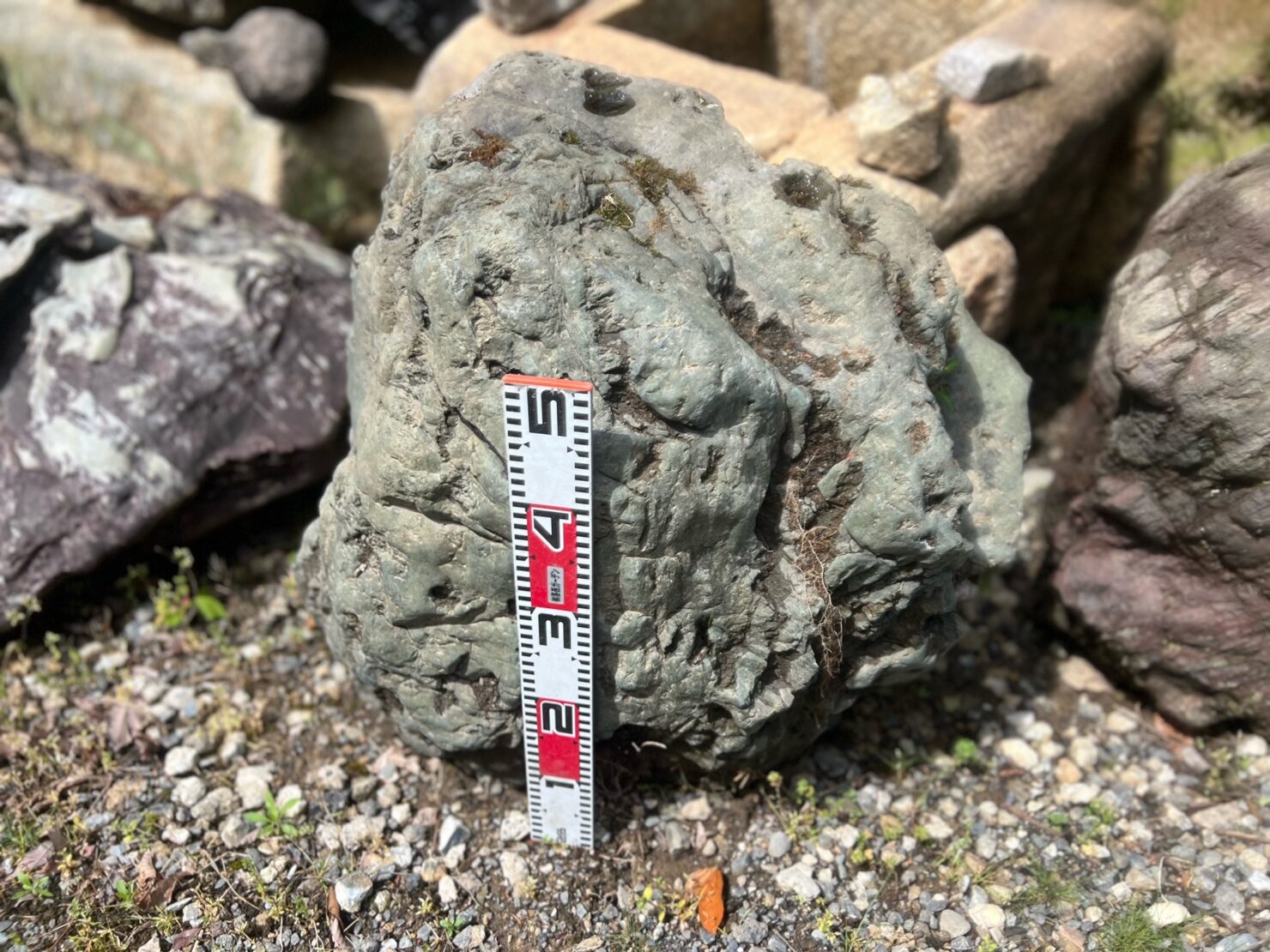 貴船石