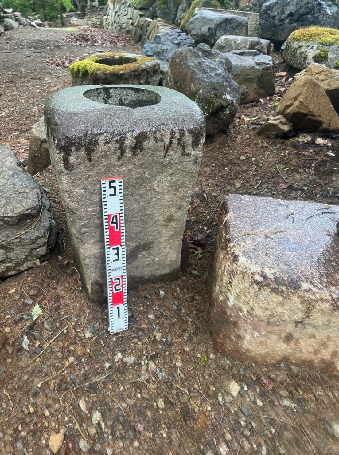 鞍馬の水鉢