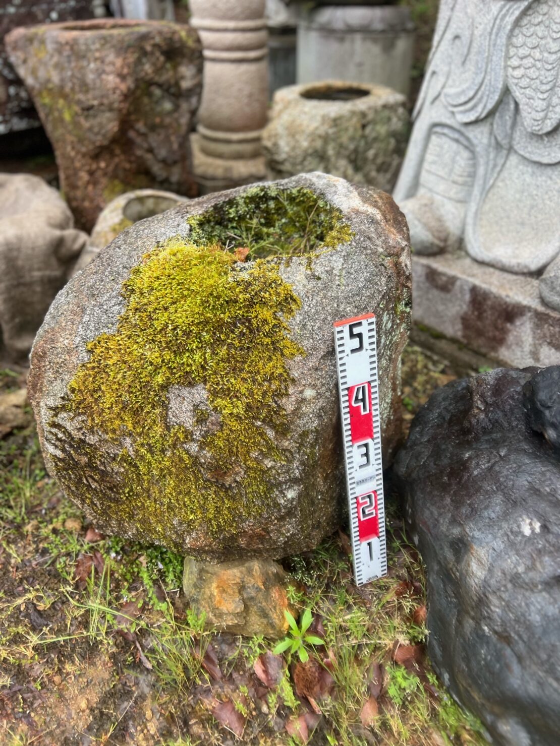 鞍馬の水鉢