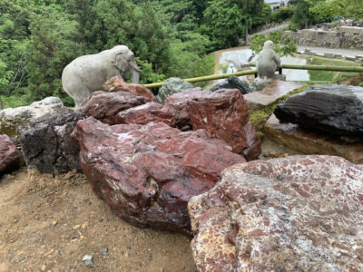 景石 | 京都の庭石 古材市庭 | 京都で庭石のことならお任せ下さい | こだわりの庭石