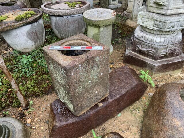 本御影石の手水鉢