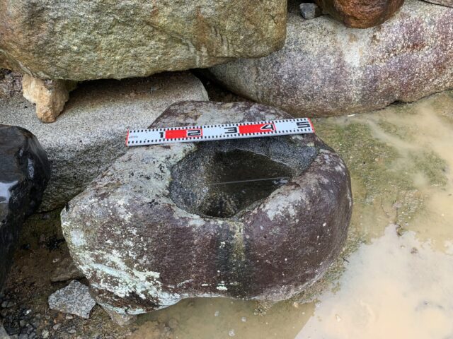 飛鳥自然石の手水鉢