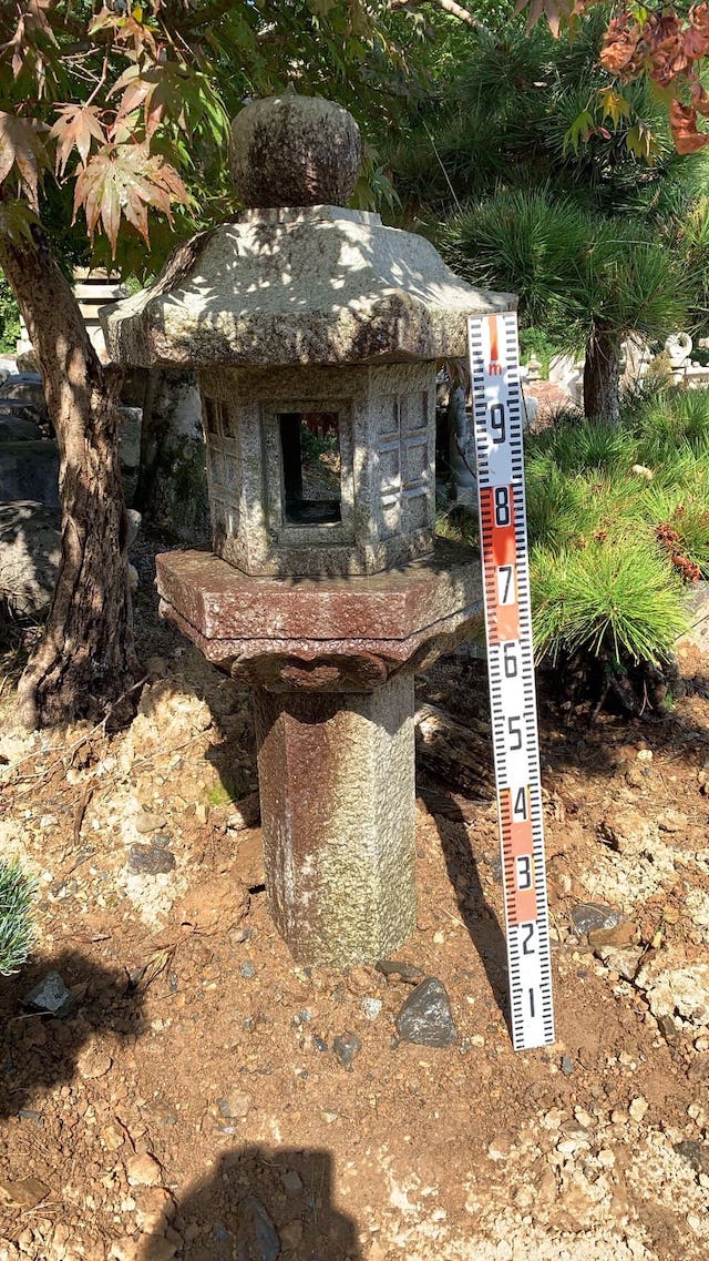 六角行け込み灯籠