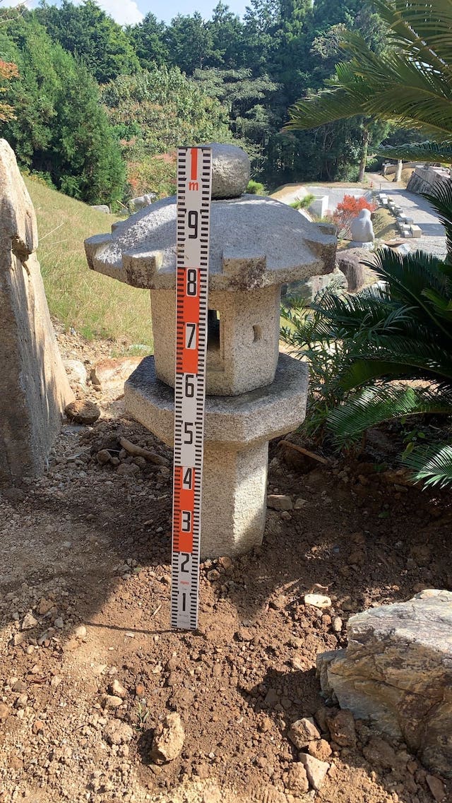 八角行け込み灯籠