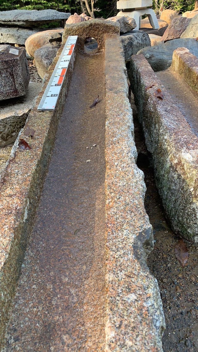丹波石の樋石