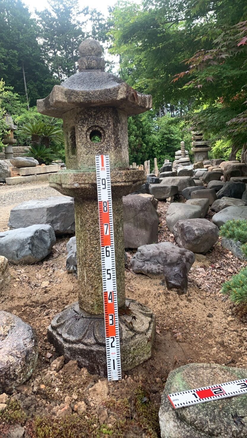 5尺の立ち灯籠