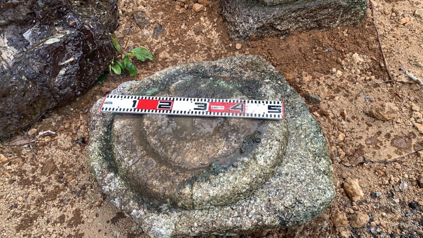 白川の灯籠の地輪
