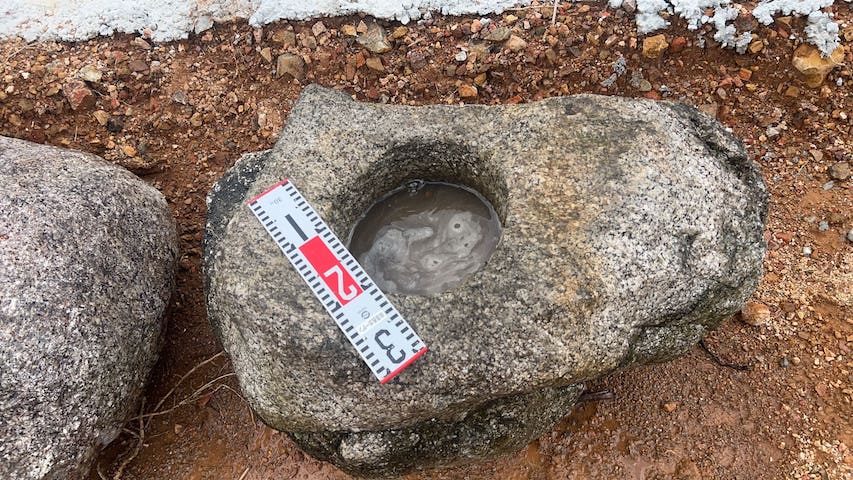 白川石の手水鉢