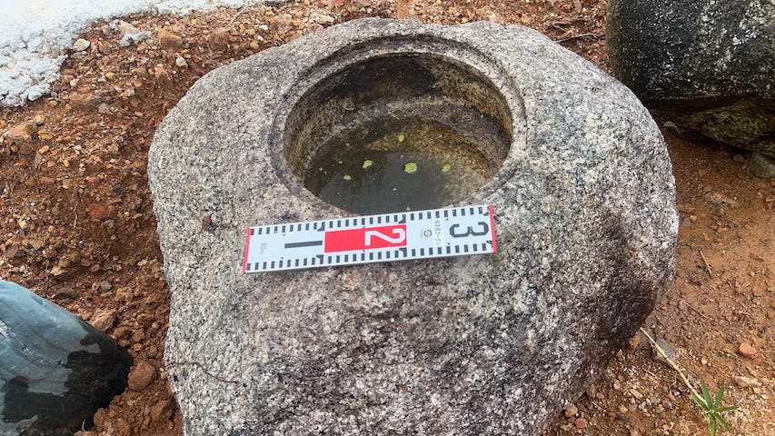 白川石の手水鉢