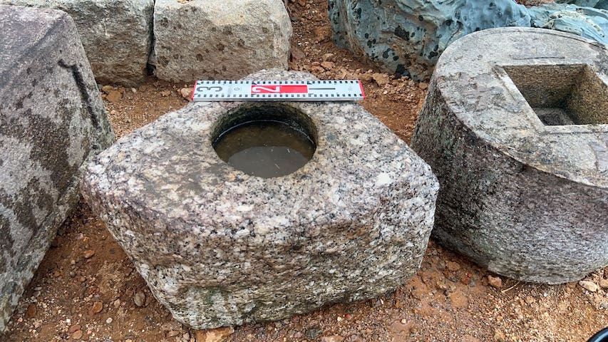 白川石の手水鉢