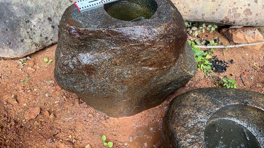 鞍馬石の手水鉢