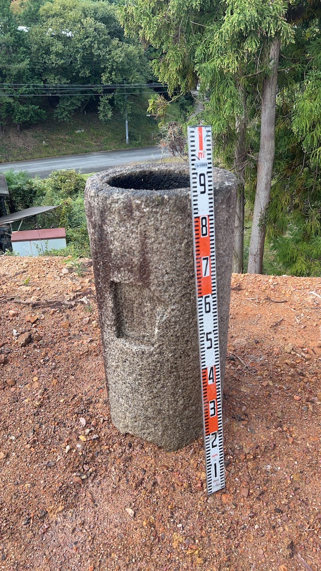 白川太閤石の立杭型手水鉢