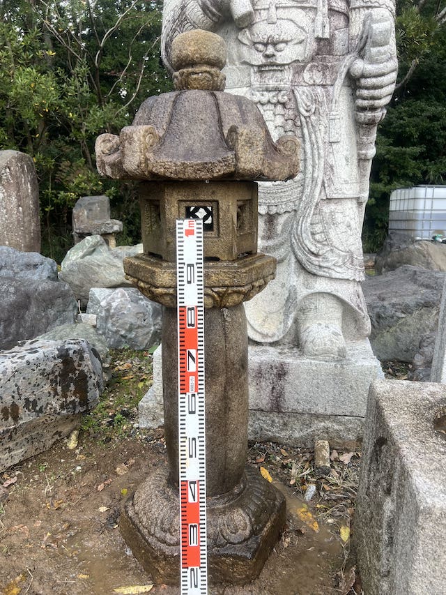 小さな立灯籠