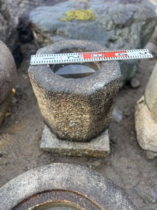 古材の水鉢