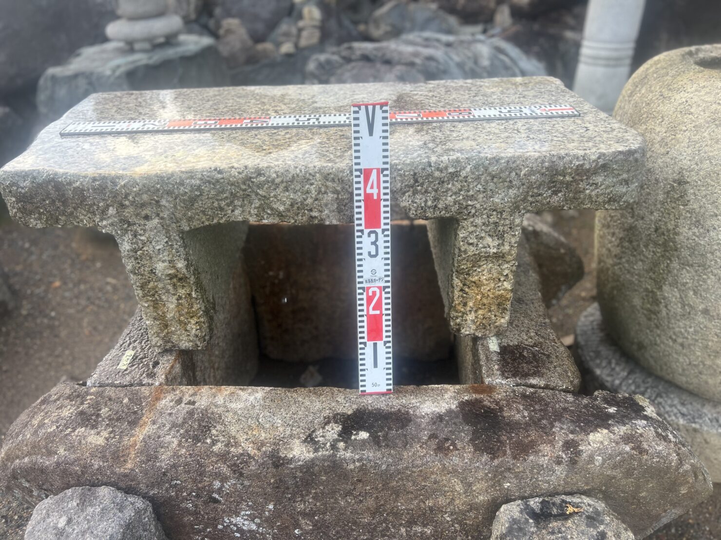 花崗岩のテーブル一石加工