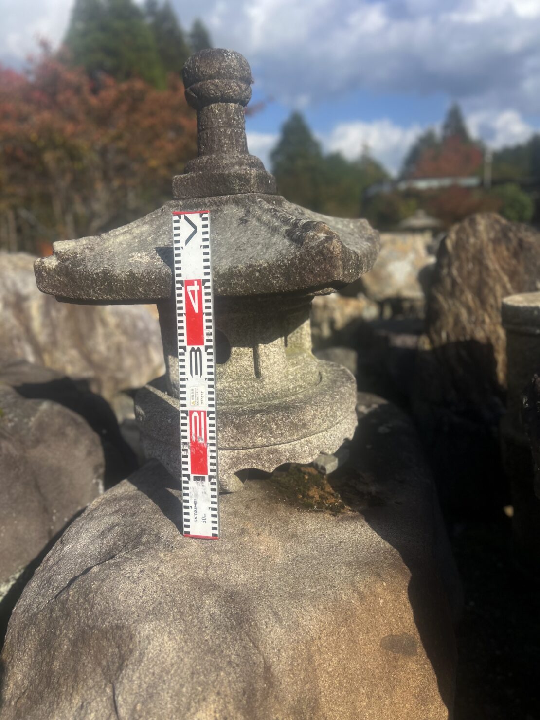 恵那石の置き灯籠