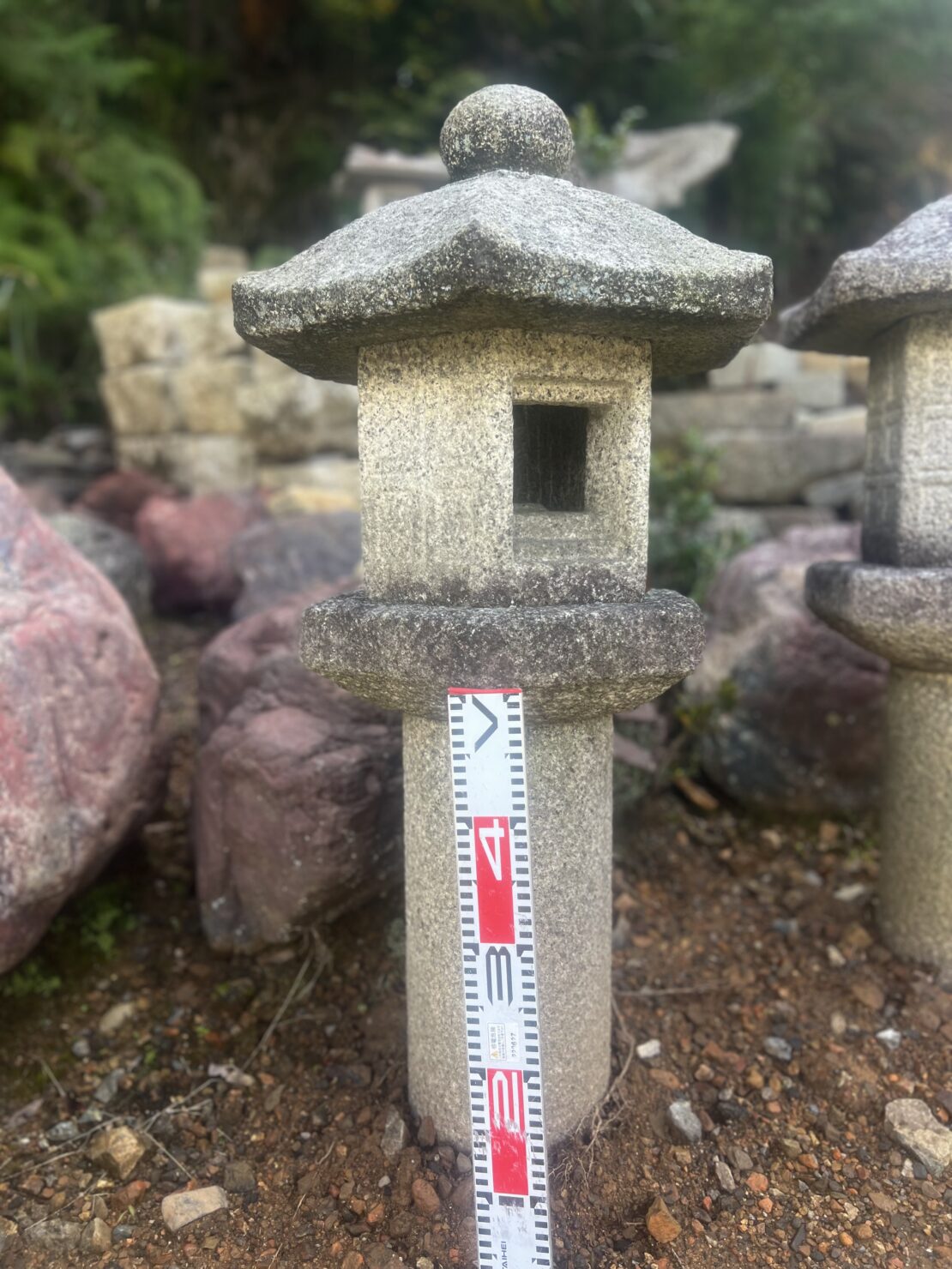 六角生け込み灯籠