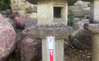 六角生け込み灯籠